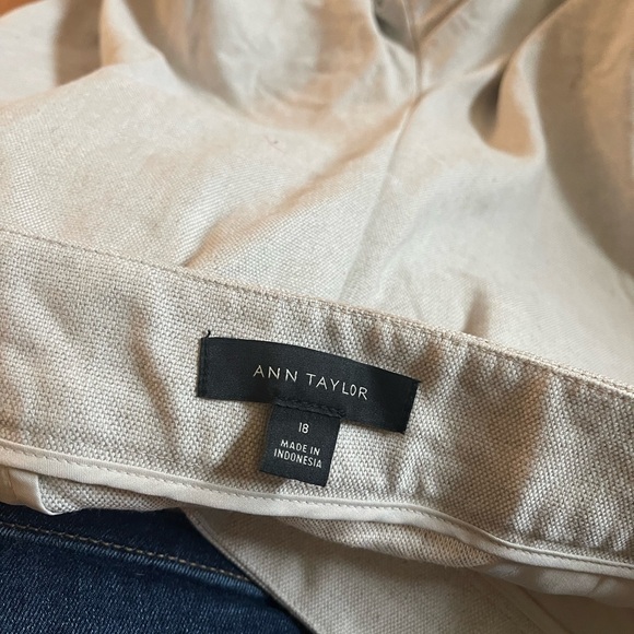 Ann Taylor beige khaki pants, size 18, great condition - Picture 3 of 6